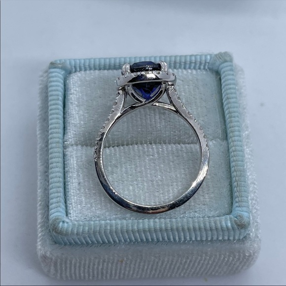 Sapphire and diamond pear engagement ring. Size 8 - Picture 5 of 9